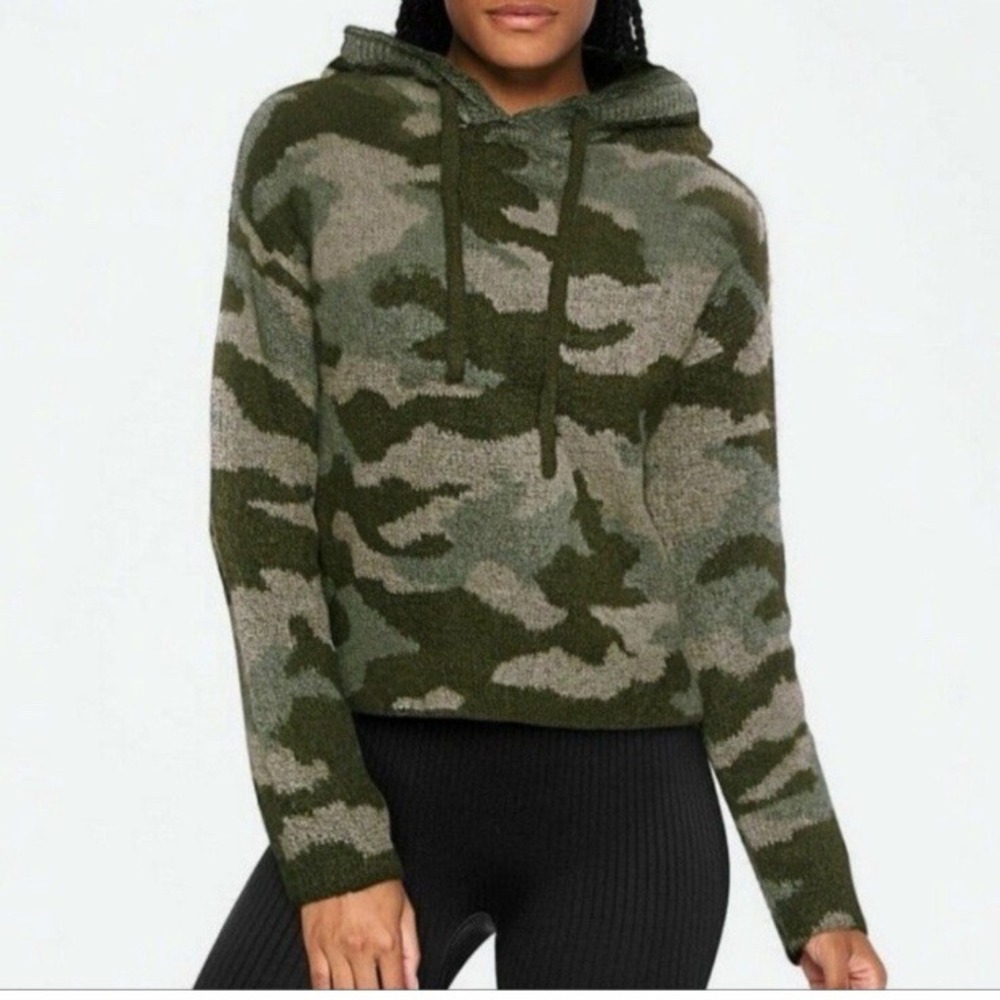Victoria Secret Pink‎ Green Camo Hooded Boyfriend Sweater Hoodie Medium Fleece